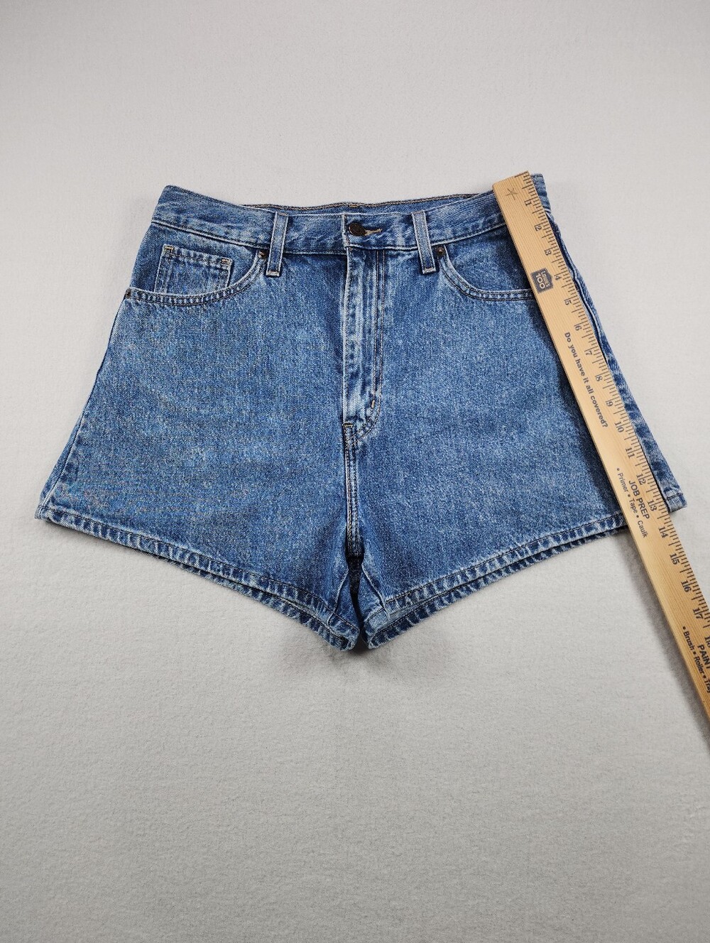 Levi's High Waisted Mom Shorts Women's 29 Medium Wash Denim Jean Shorts - Picture 3 of 12